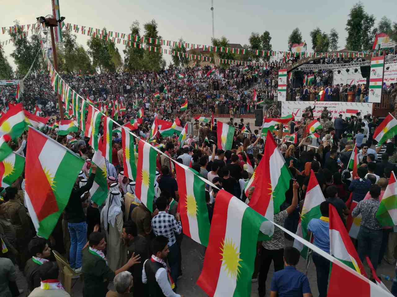 شرکت گستردە مردم کرکوک در کارزار حمایت از همەپرسی